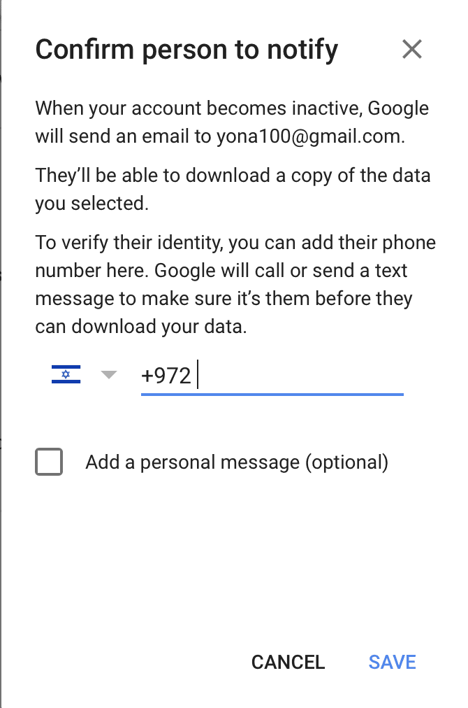 הודעה של Google מבקשת לאשר את האדם שיש להודיע לו על ידי הזנת מספר טלפון לאימות זהות, עם אפשרויות להוסיף הודעה וכפתורים לביטול או שמירה