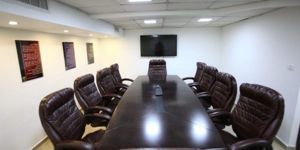 מור ושות' חברת עורכי דין חדר ישיבות